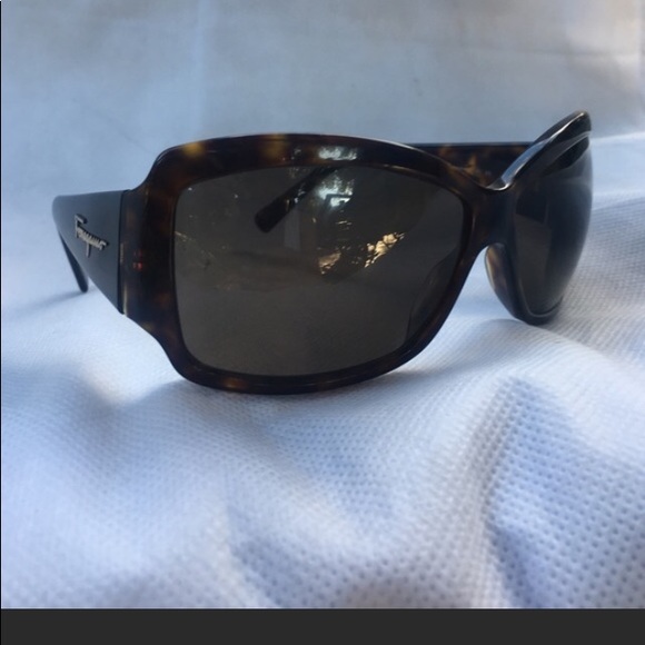 Salvatore Ferragamo Accessories - Salvatore Ferragamo Brown Oversized Sunglasses